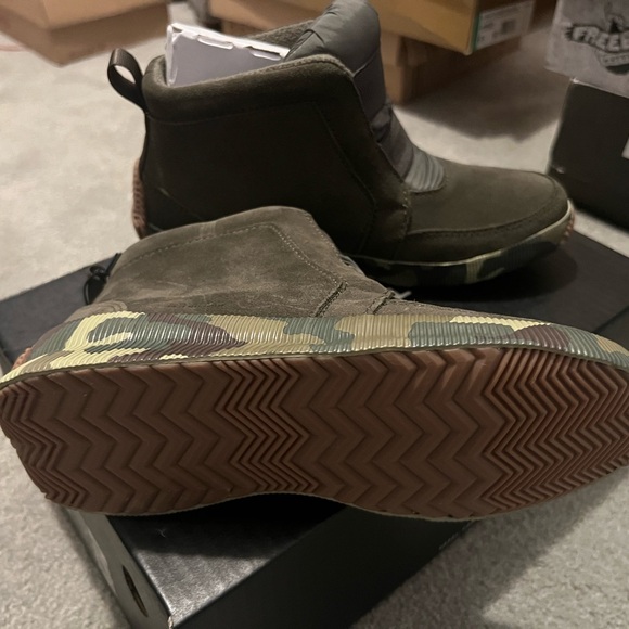 Sorel Olive and Chocolate Boots - Picture 2 of 3